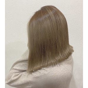 20代/30代/40代/外ハネボブ/ブリーチ/ベージュ