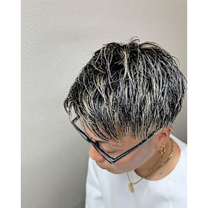 20代/30代/40代/スパイキーショート/ハイライト