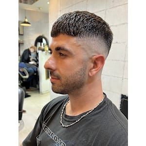 スキンフェードクロップスタイル