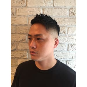 モヒカン風フェードカット