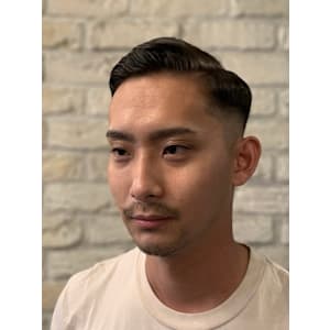 サイドパートスタイル