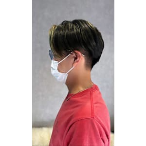 センターパートマッシュ【メンズ】【刈り上げ】【ハイライト】