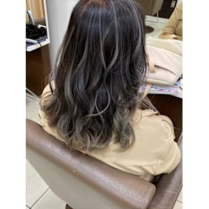 バレイヤージュ　グレージュ