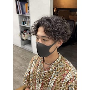 センターパート/くるくるパーマ/スパイラルパーマ