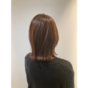 赤羽美容院春のシアーブラウンボブスタイル