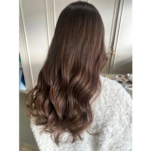 髪質改善カラー グレージュカラー ゆる巻きロング 赤み消し