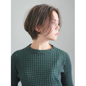 前下がりショート・ボブ/絶壁解消/前髪あり/40代