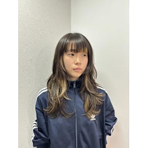デザインカラー/レイヤーカット/ウルフカット/ハイライト