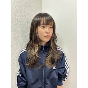 デザインカラー/レイヤーカット/ウルフカット/ハイライト