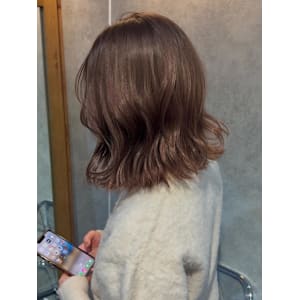 ○大人可愛いベージュボブ