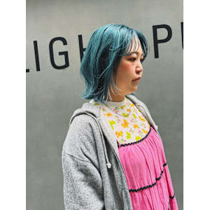 ピーコックグリーン/レイヤーボブ