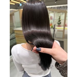 【1回で変わる髪質改善ストレートで毎日を快適に】