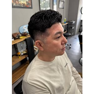 WAVY 桜木町店×サイドパートパーマ