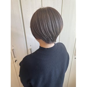ショートスタイル/白髪ぼかし/ハイライト
