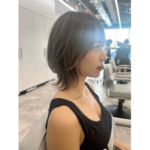 ハイライトグレージュ×ウルフ　ウルフカット　ネオウルフ