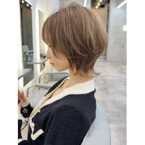 ウルフミルクティ　ウルフカット　ショートウルフ　ウルフ