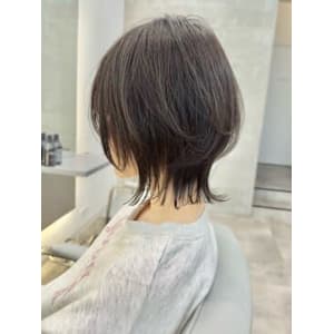 くびれが美しいネオウルフ　ウルフカット　ショートウルフ