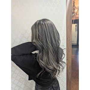ローライトでリタッチも気にならずにカラー - Bulansis Hair【ブランシス ヘアー】掲載中