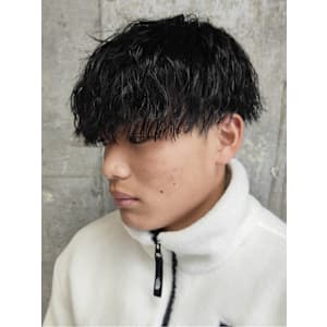 ツイストスパイラルパーマ 刈り上げツーブロック マッシュ