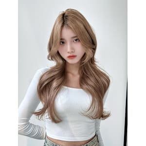 韓国ヘア　レイヤーカット　ミルクティーベージュ