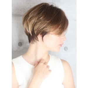 ショート・ボブ/白髪ぼかし/ハイライト/絶壁解消/