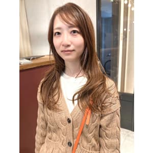 ミルクティーベージュ ロングレイヤー ゆる巻き ツヤ感