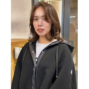 ベージュカラー ミディアムレイヤー 立ち上げ前髪