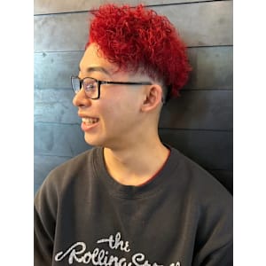 レッドカラー ツイスパ フェードカット ブリーチカラー