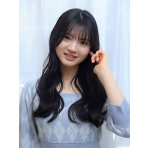 大人可愛い黒髪ツヤスタイル×シースルーバング