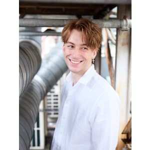 波巻きツイストスパイラルパーマセンターパートツーブロック