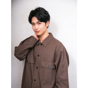 王道黒髪センターパート×束感ニュアンスパーマ