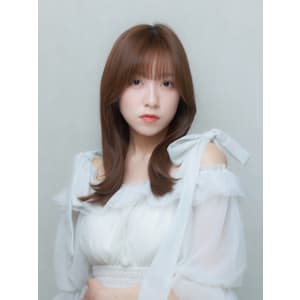 マロンベージュ×韓国風くびれレイヤースタイル