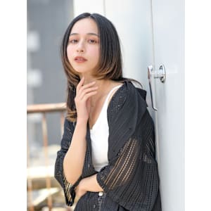 小顔ヘアレイヤーカット×グレーベージュ