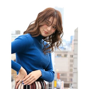 ミルクチョコレート×大人かわいい波巻きヘア