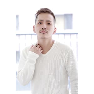 【メンズバーバースタイルツーブロック】×【モヒカン坊主】