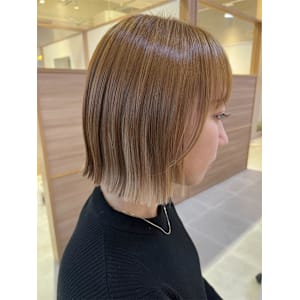ベージュグラデーションボブ