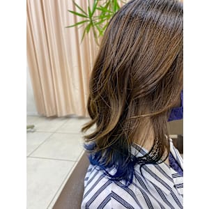 裾カラー　ブルー