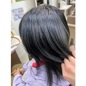 大人女子の暗髪　　ブルーグレージュ/ブリーチなし