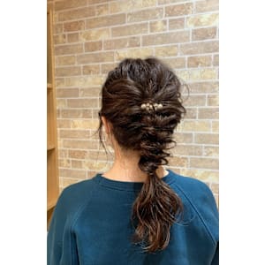 編みおろしヘア