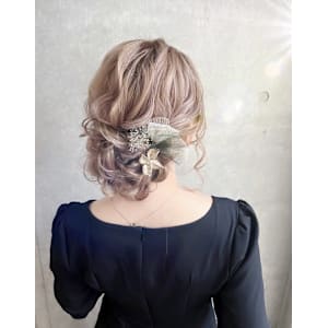 下めのシニオンアレンジ♪