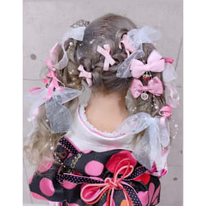 リボンたっぷり高めツインテール♪