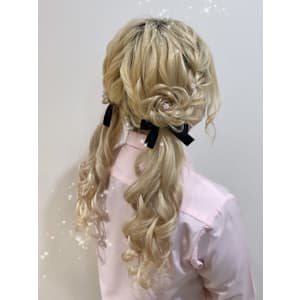 編み込みツイン‪✕‬お花アレンジ♪