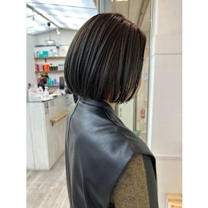 髪質改善/縮毛矯正/酸性ストレート/前髪なし/グレーブラック