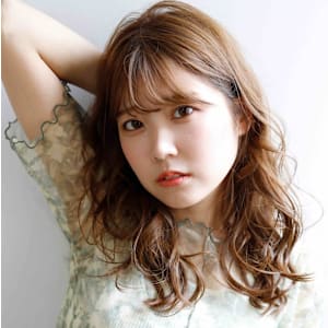 セミロングベージュ