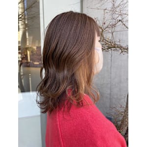 こめかみ白髪にイヤリングカラー - EMU international 春日部本店【エムインターナショナル】掲載中