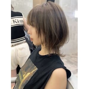 横顔も素敵なネオウルフ　ウルフカット　ウルフ　ショートカット