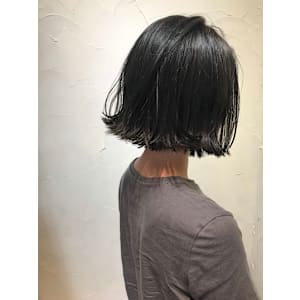 【トレンドヘア】切りっぱなし×ダークグレージュでこなれ感UP