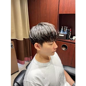 メンズマッシュで叶える洗練スタイル！簡単セットで好印象に！ - 【シェアサロン】 LIBERTY SHARE BARBER 銀座【リバティ シェア バーバー】掲載中