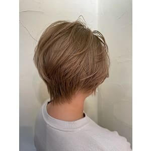 【大人可愛い】ビターミルクティーで透明感溢れる旬ヘアに