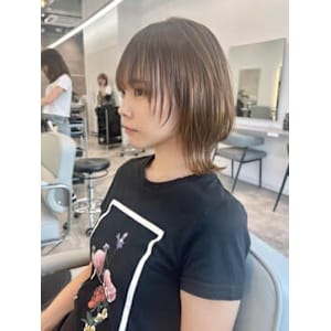 ひし形シルエットの小顔ウルフカット　ウルフ　ネオウルフ